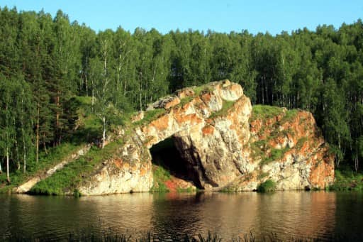 Горячие минеральные источники Урала